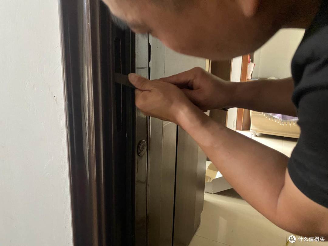 华为智选VOC智能门锁S体验:指纹锁手机一碰解锁,回家更方便