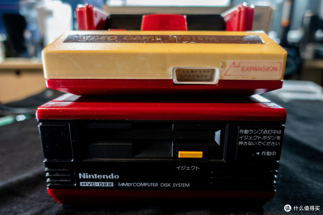 02一个迟到了35年的开箱任天堂fc磁碟机