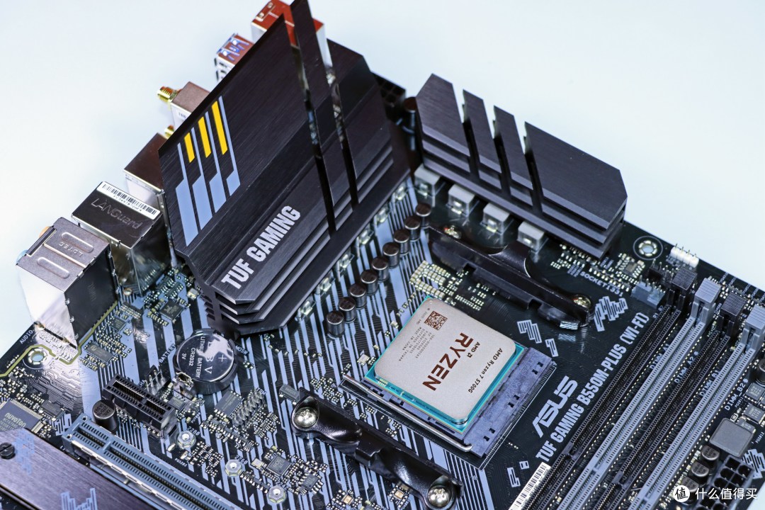 AMD Ryzen7 5700G + B550m 重炮手 WIFI 的电脑,可以让我安心做等等党