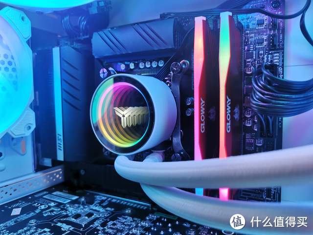 开学新姿势 内存也能炫着玩？光威弈Pro DDR4 RGB内存条体验