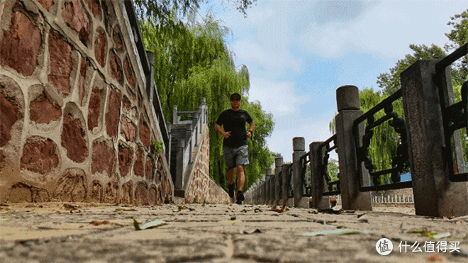 咕咚悦弹10K跑鞋:悦然轻弹,步步为赢