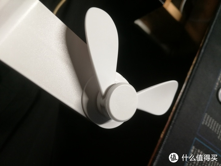 18.8包邮的折叠充电宝风扇开箱测评(hmt)