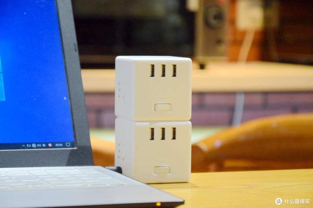 简约小巧，最大承载2500W，U口功率15.5W，aigo魔方插座体验