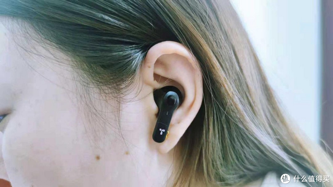 小鲸鱼结构的耳机设计，有颜又有料