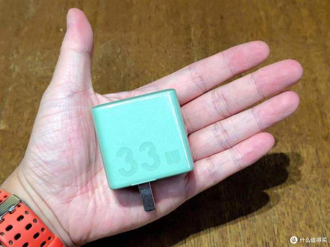 紫米USB充电器33W快充版，双口满足日常快充的需要