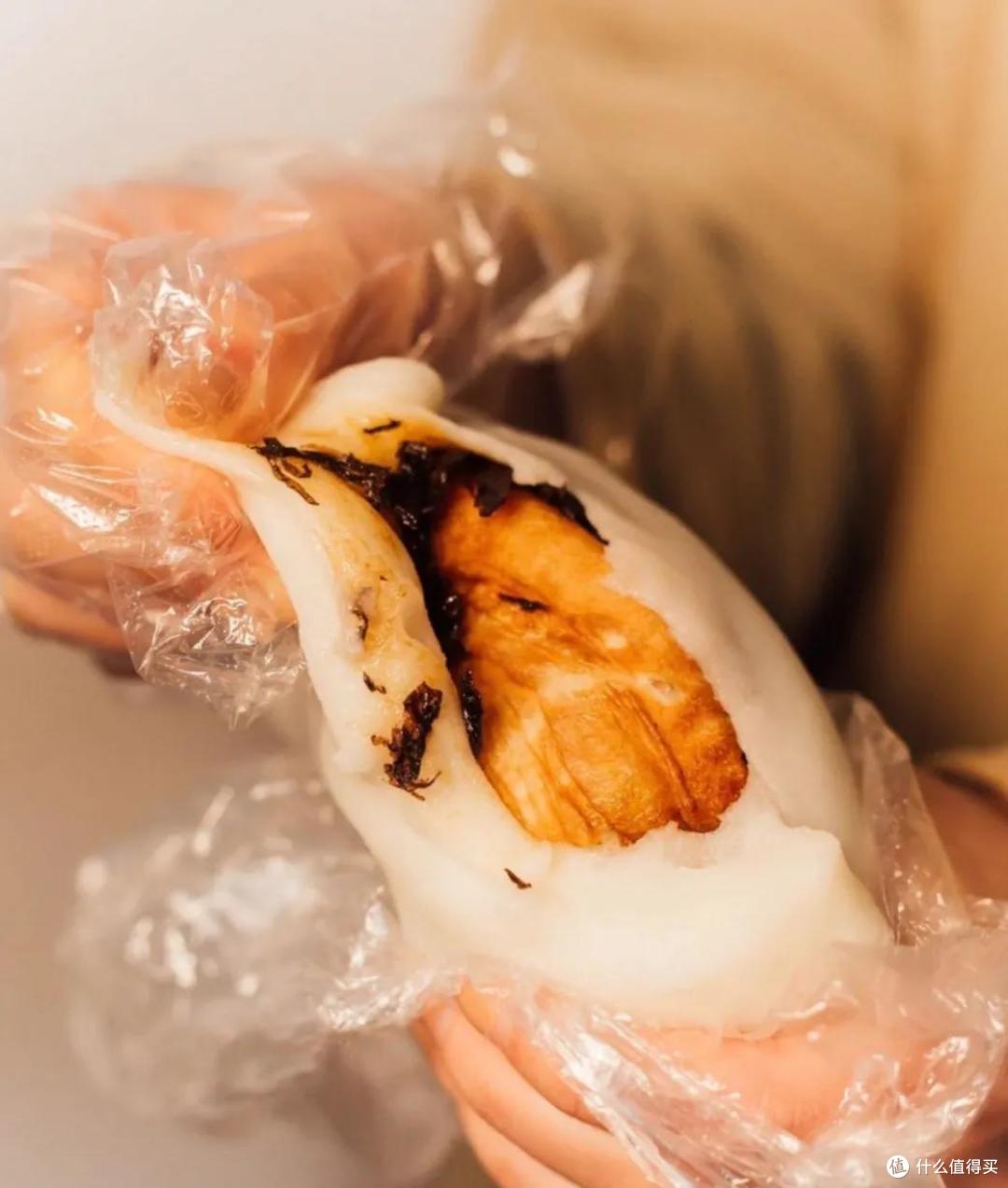 诸暨小吃种类繁多,麻糍,发糕,豆腐包,藤羹,糖央,年糕糳[zuò],羊骨头