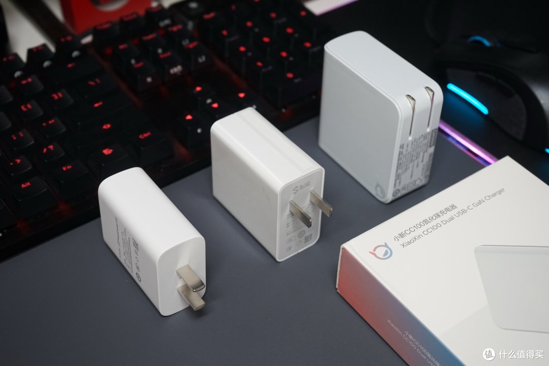 双充满血才是王道:联想小新 CC100 100W 双口GaN充电器使用分享