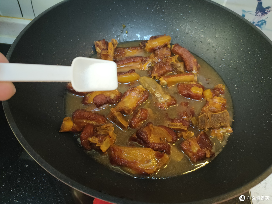 糖醋排骨,只加糖和醋是不够的,多加一味料,酸甜适口、肉嫩不柴