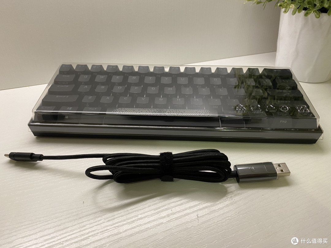 我叫小强,小而强大——海盗船K65 RGB Mini 机械键盘