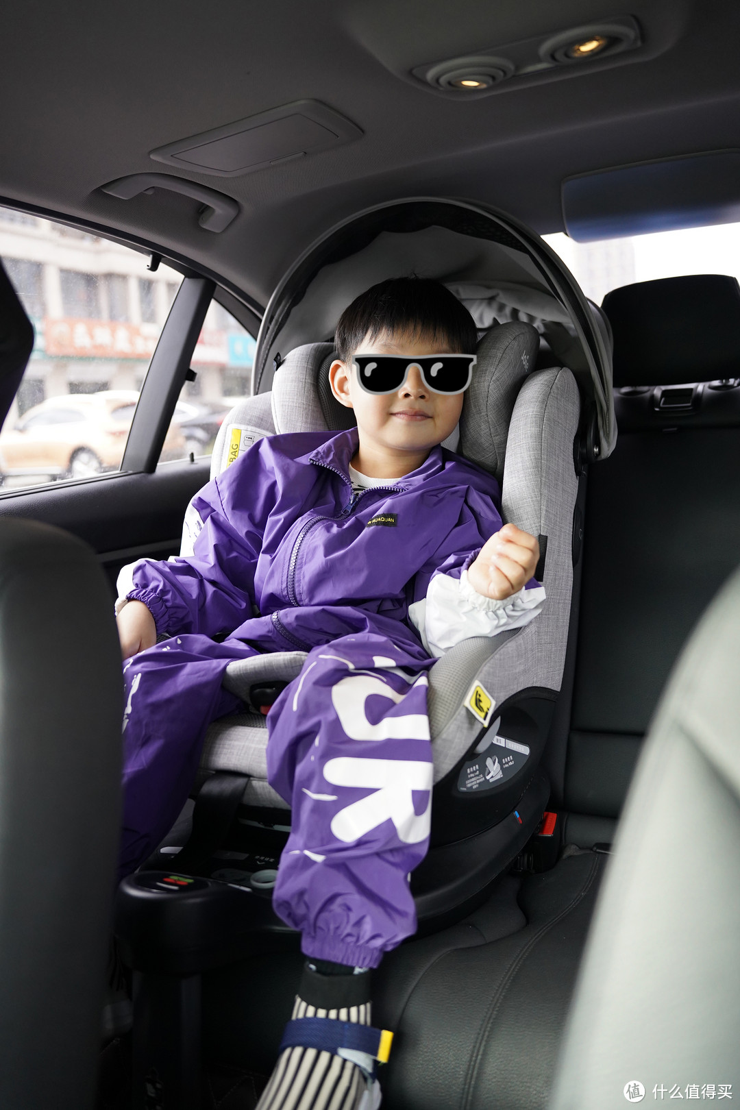 想要选购一套家长安心、宝宝舒适的汽车安全座椅需要考虑哪些方面？