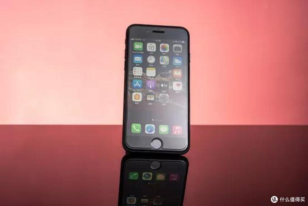 老机新测 | iPhone SE 2上手体验：它是第二代小钢炮，也是iPhone 8重制