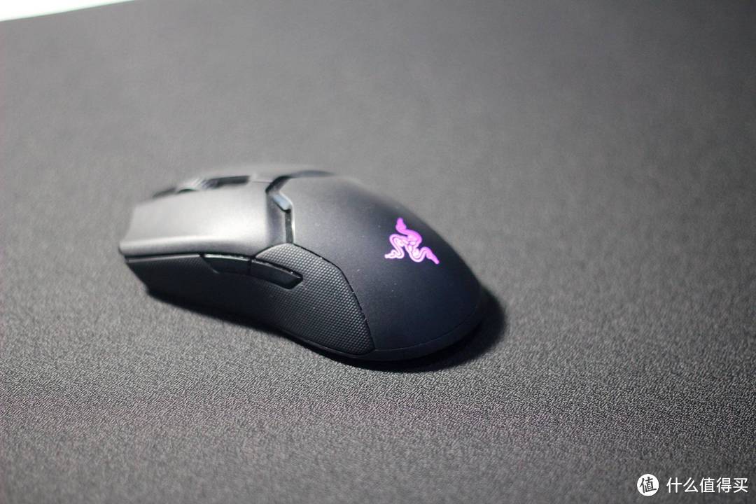 精准，迅速，耐用都能兼顾？雷蛇RAZER STRIDER凌甲虫 混合型鼠标垫