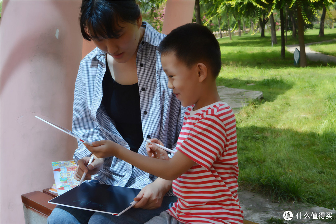 让孩子自发学习，无需培训班，百元内机器岛小黑板测评