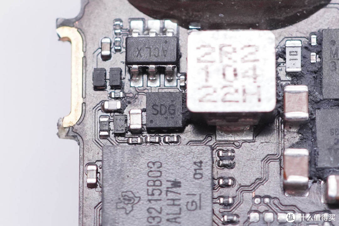 拆解报告：Apple苹果雷电3转雷电2转换器A1790