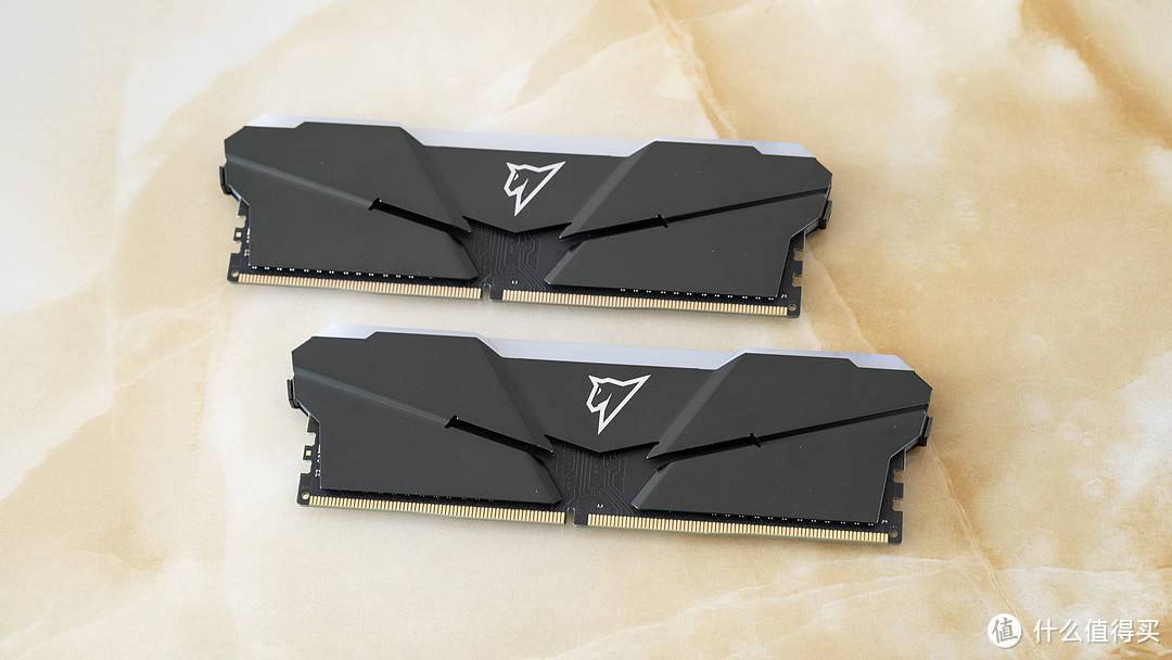朗科绝影RGB DDR4-3200电竞内存开箱体验,为国产品牌注入新血液!