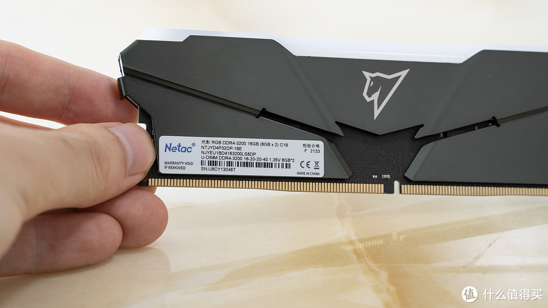 朗科绝影RGB DDR4-3200电竞内存开箱体验,为国产品牌注入新血液!