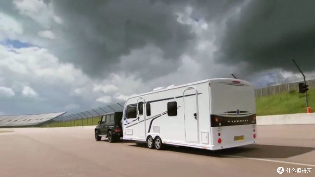 奔驰新款g63改可带电拖车钩房车越野感受美好生活