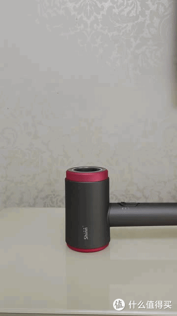 恒温护发,无线自由:诗恩无线高速吹风机随时随地吹发!