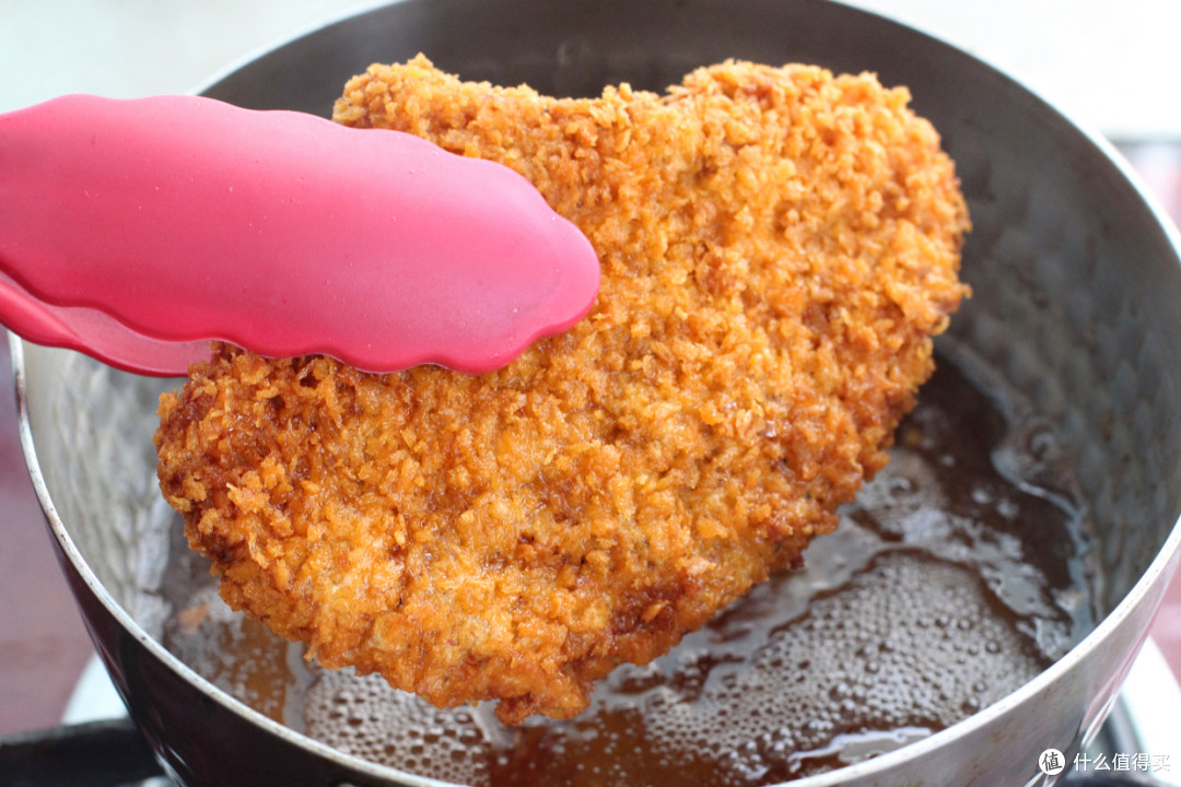 两片猪肉加蔬菜,做成美味咖喱猪排饭,健康实惠孩子们吃得好开心