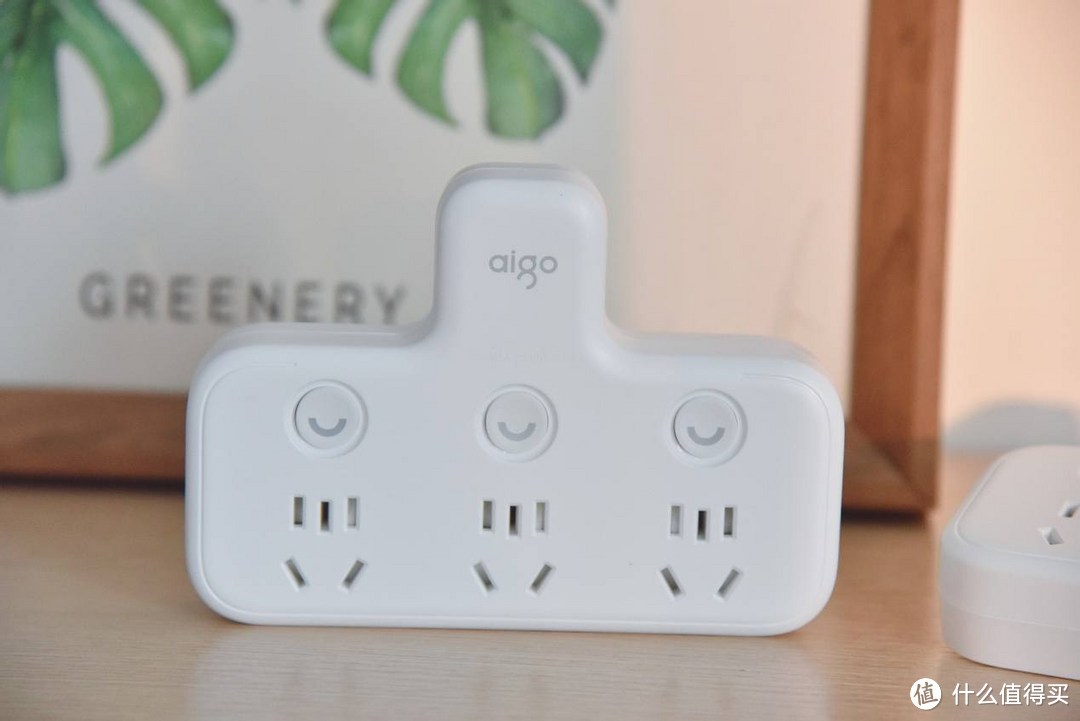 家装宝藏实用器,aigo这两款转换器超方便,一招解决墙插不足