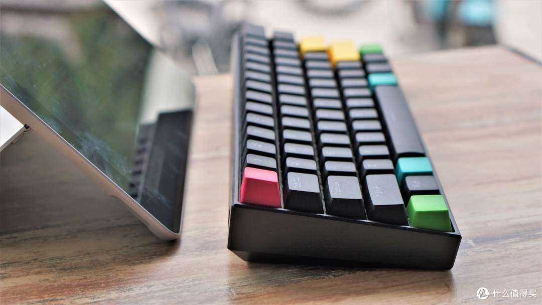 谁说小键盘没有方向键， Anne Pro 2给你不一样的感觉