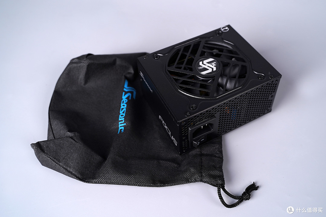 11600KF+B560重炮手+RX 6600XT+海韵SFX电源+银欣 ALTA G1M装机