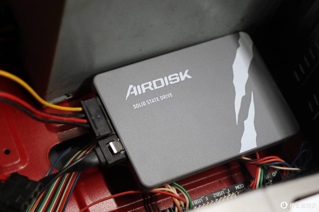 提升游戏帧率的关键一环,AIRDISK固态硬盘内存条体验