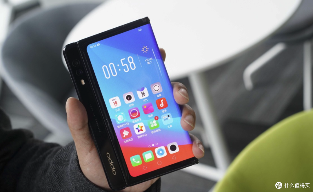 OPPO 将发布首款折叠屏手机:内折方案、LTPO屏