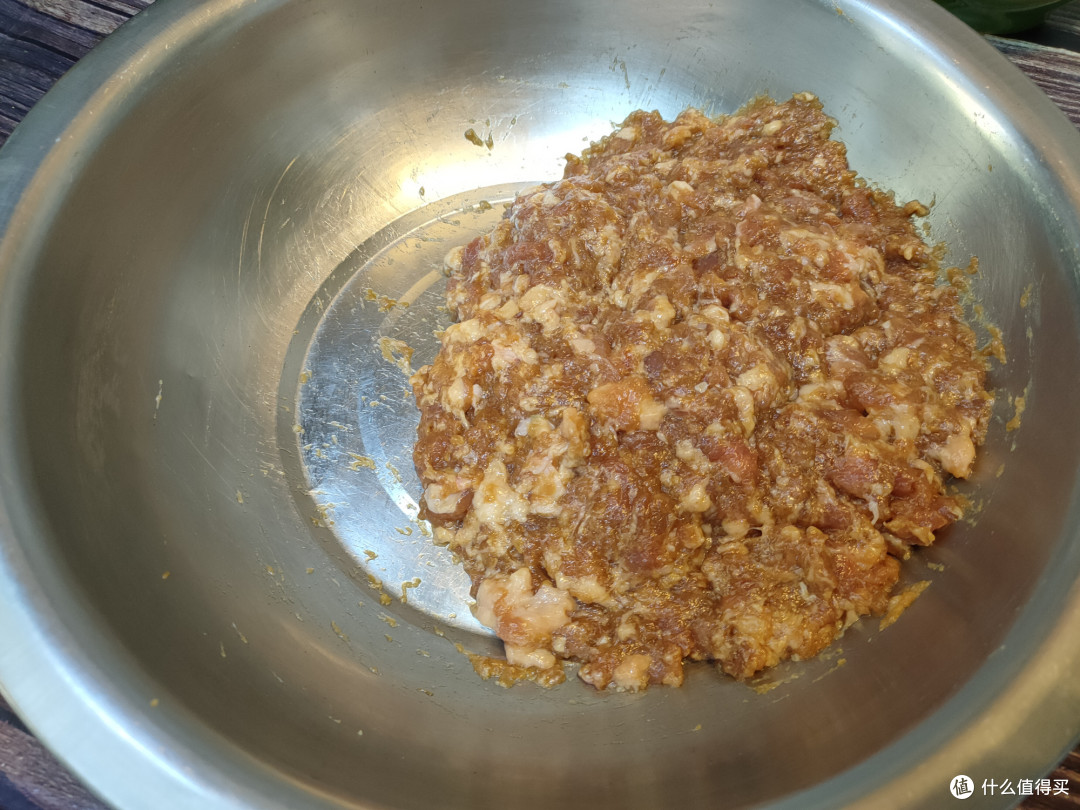 做猪肉馅饺子,牢记“盐水油”三字口诀,馅料多汁流油特美味