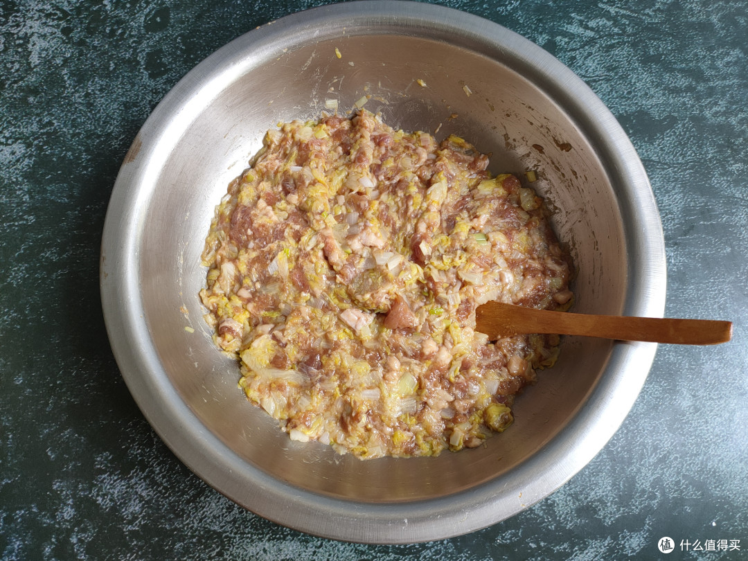 做猪肉馅饺子,牢记“盐水油”三字口诀,馅料多汁流油特美味