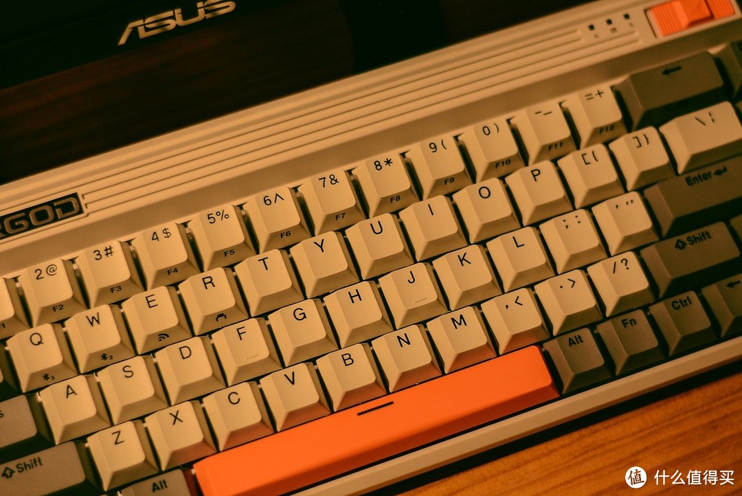 杜伽FUSION无线机械键盘：复古电玩设计，有小时候内味儿