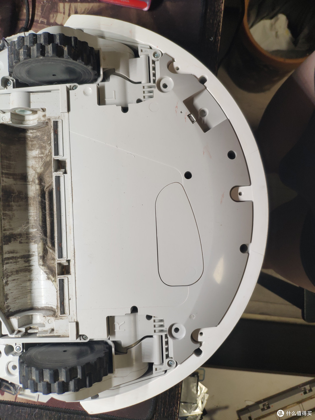 这个盖子要装到位 不然螺丝上不上去