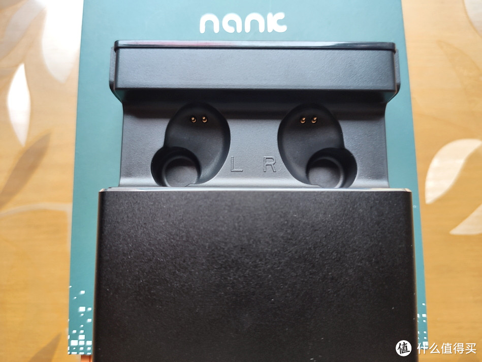 南卡N2S无线耳机开箱上手体验：超强续航金属小黑匣