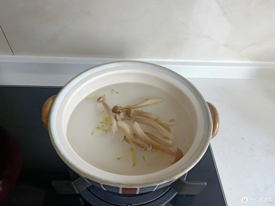 想贴秋膘,从这碗汤开始吧!随手一煮鲜掉眉毛,太简单