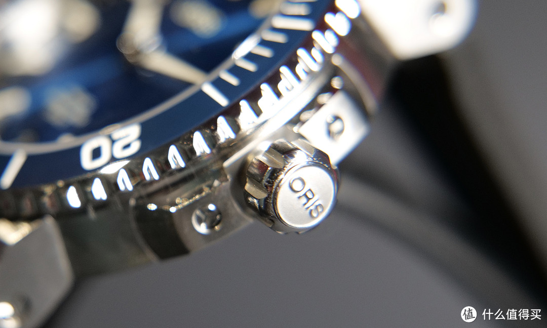 自动机械表的新标准—豪利时Aquis 400自主机芯日历腕表