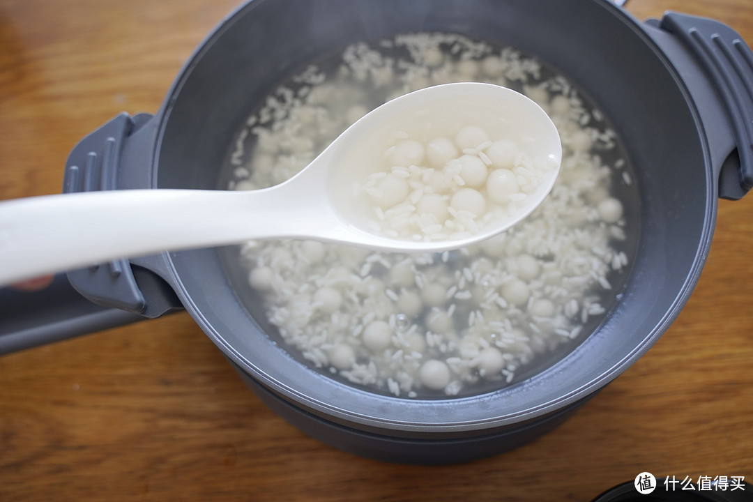 风靡料理界的多功能料理锅，想买怕踩雷？先看看三款网红多功能料理锅评测，理性买买买！