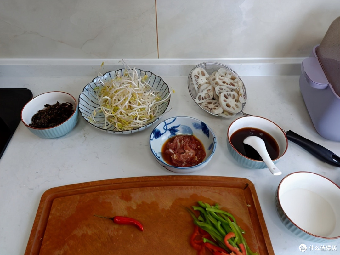 我家午餐20元钱3菜1汤,营养好吃易消化,网友:小日子过得爽