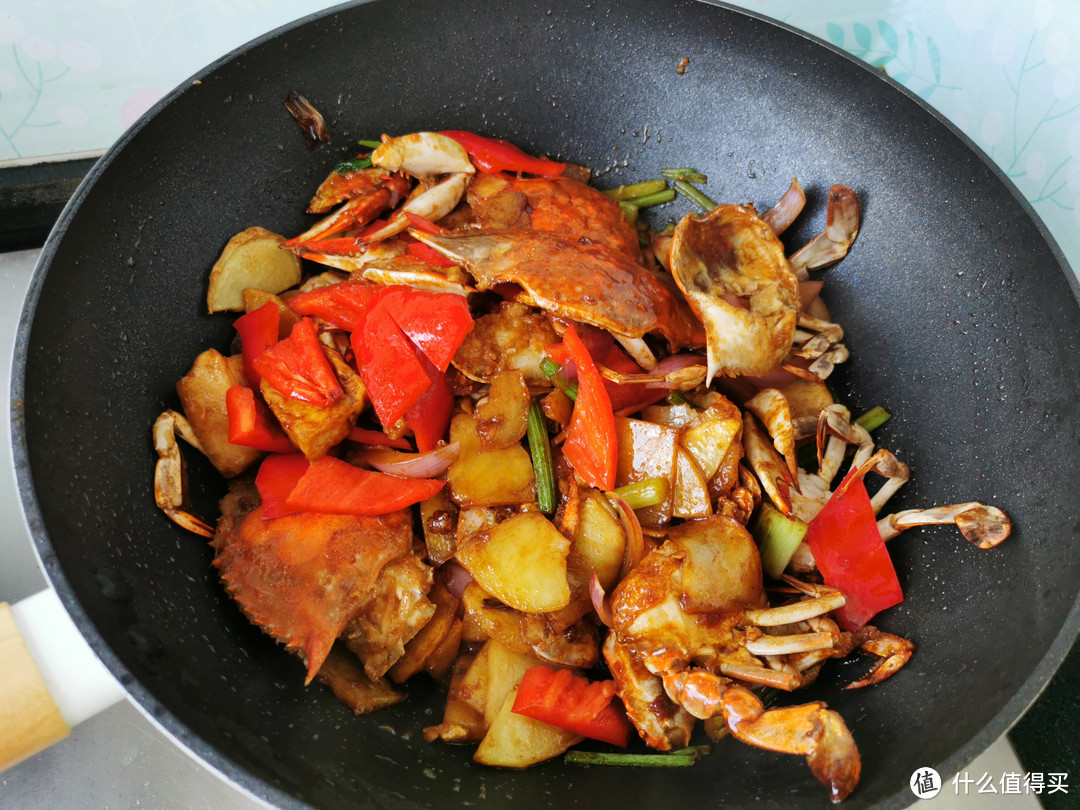 9月吃螃蟹的季节，50块钱买了4只做干锅，个个肥美入味，儿子爱吃