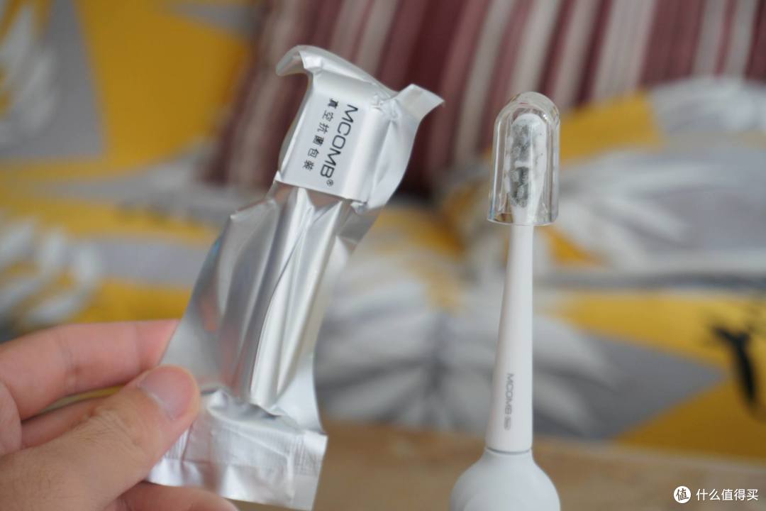 Mcomb美看 M2专情灰初体验,年轻人放弃手动牙刷从它开始?