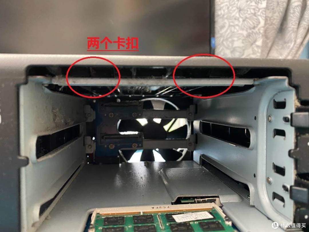 比空调滤网还脏?你的NAS清灰了吗?群晖NAS拆解兼内部清灰攻略