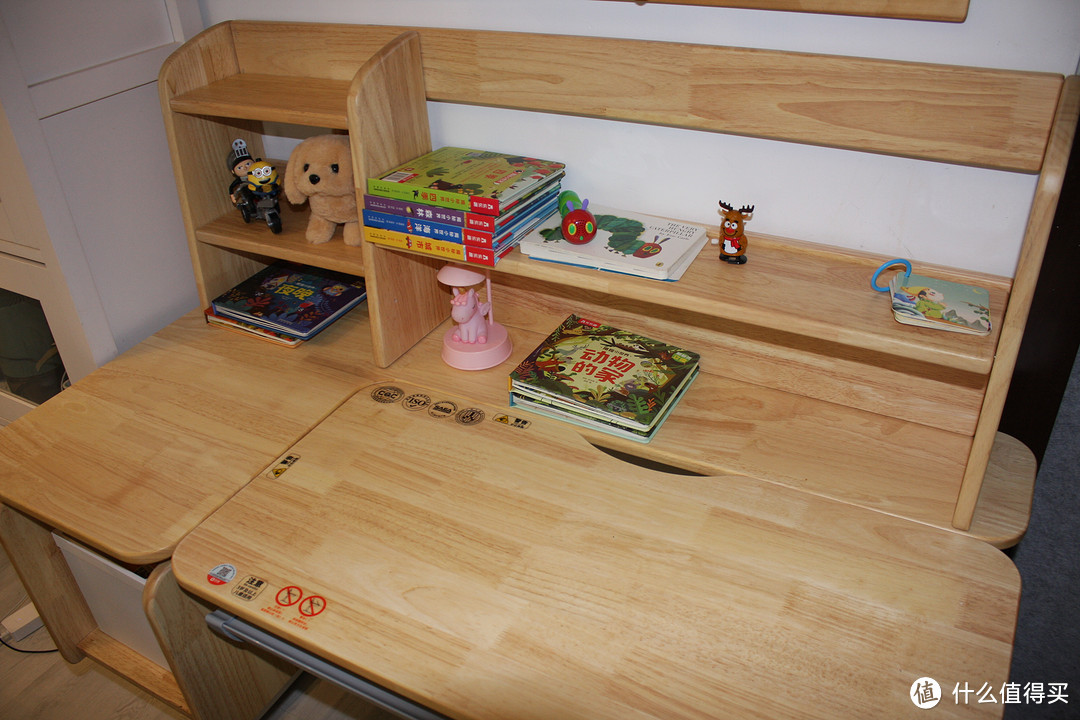 斯芬达勤学者学习桌 给孩子一块自己的快乐小空间