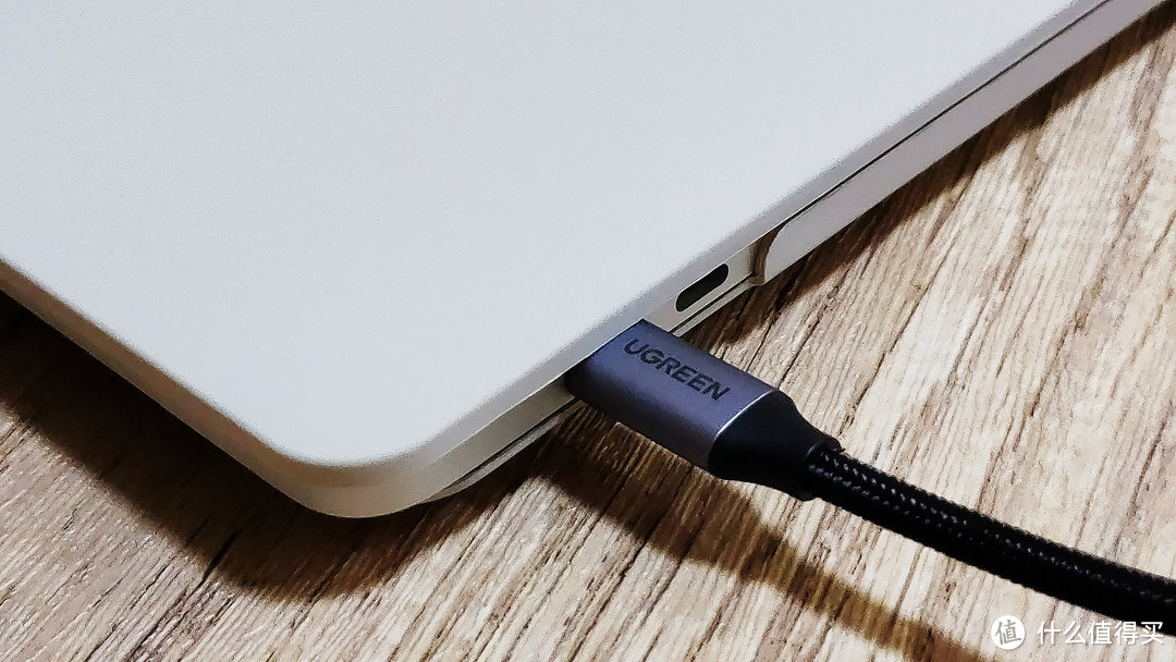 只用一根线就解决Mac与4K显示器互联，没有转换器的烦恼：绿联USB-C to HDMI线体验