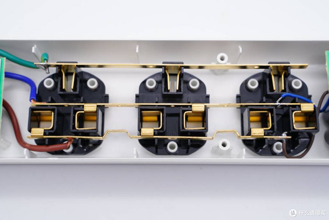 拆解报告：ANKER安克18W PD快充英规延长线插座A9136