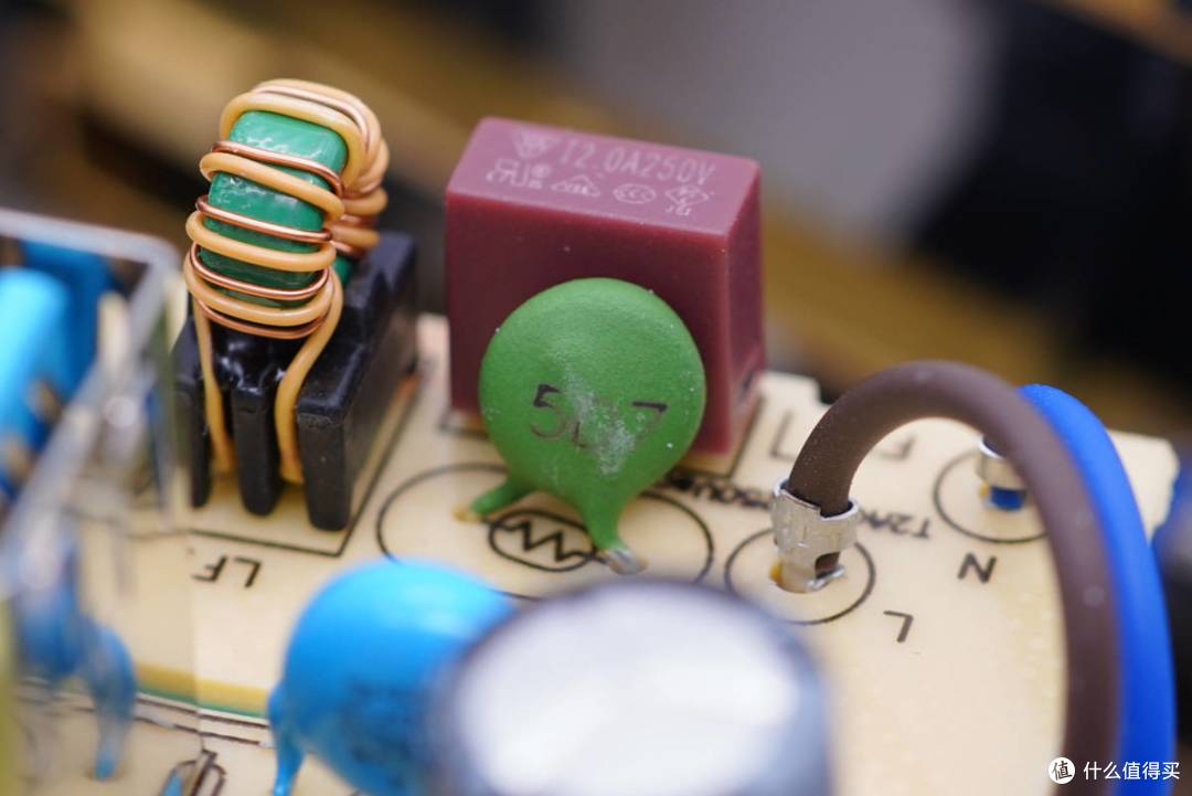 拆解报告：ANKER安克18W PD快充英规延长线插座A9136