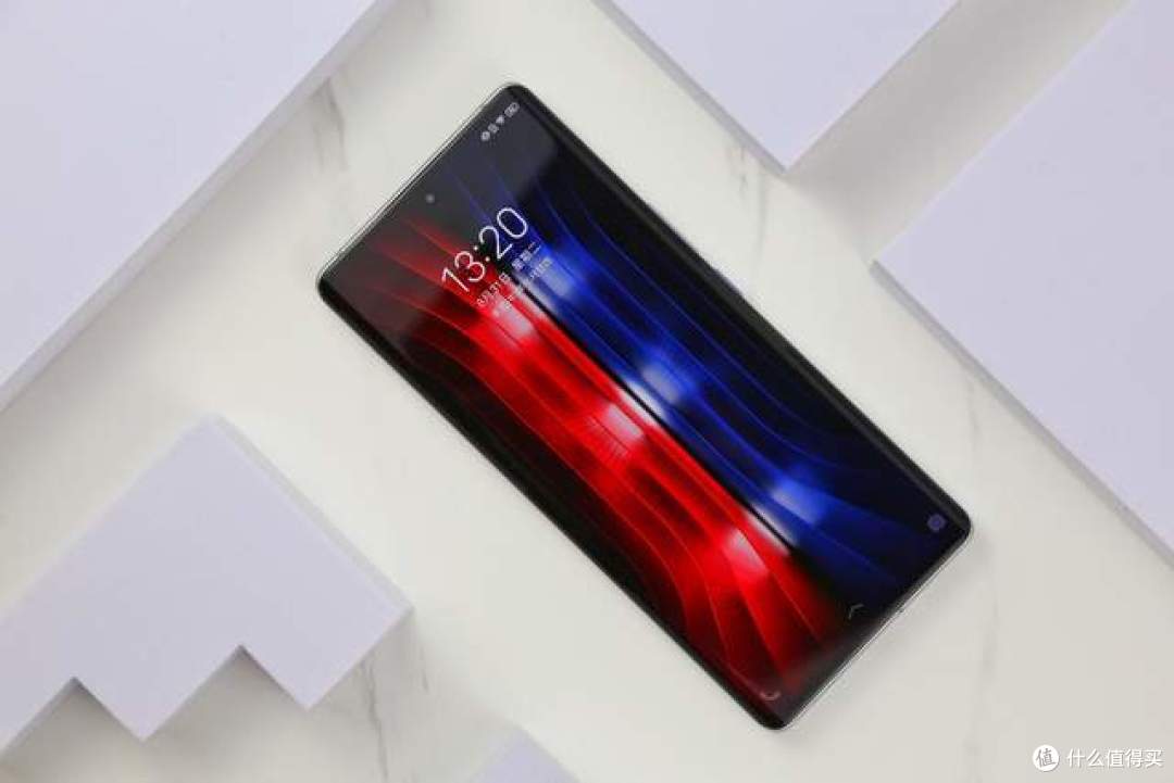多项黑科技加持 旗舰再进化 iQOO 8 Pro体验