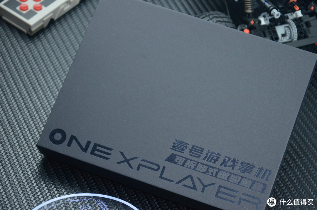 搭载Win 10系统的PC游戏掌机：壹号掌机OnexPlayer 1S开箱体验