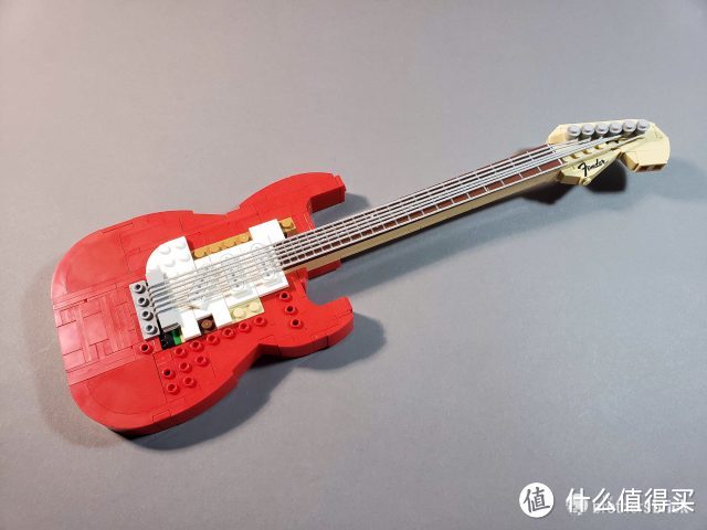  兄弟积木评测：即将发售的21329Fender Stratocaster吉他套装