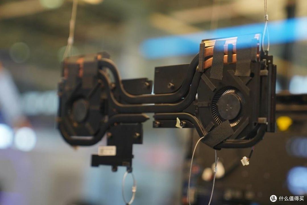 赛博坦星球万岁 大黄蜂IP定制版 雷神911ZERO游戏本开箱