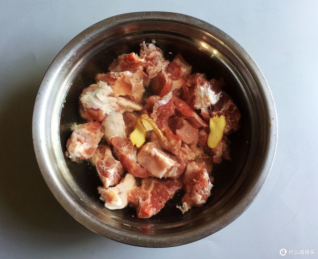 排骨的最佳CP是“它”，不红烧不卤煮，这样做鲜美可口，吃不腻