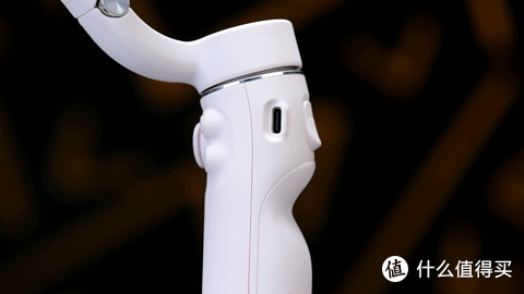 这台稳定器能教你拍片?首发大疆OM5手机稳定器测评 osmo mobile 5